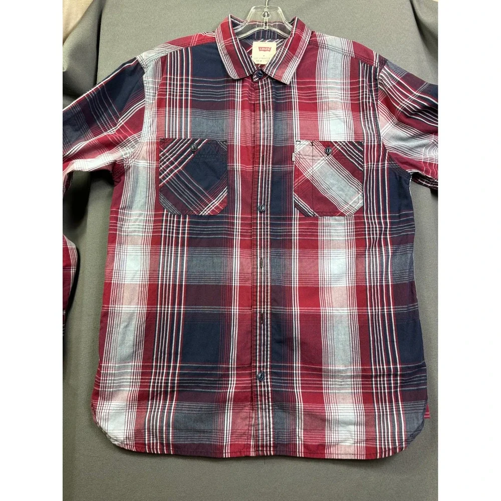 Levi's Men's Red Navy Blue Plaid Long Sleeve Button Down Shirt Size M 3LYLW5172‎